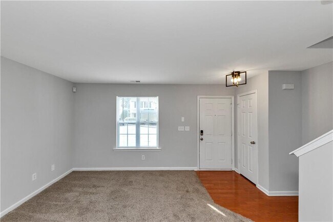 Foto del edificio - 735 Crestwell Cir
