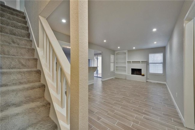 Building Photo - 206 NONE WOODBRIDGE Cir