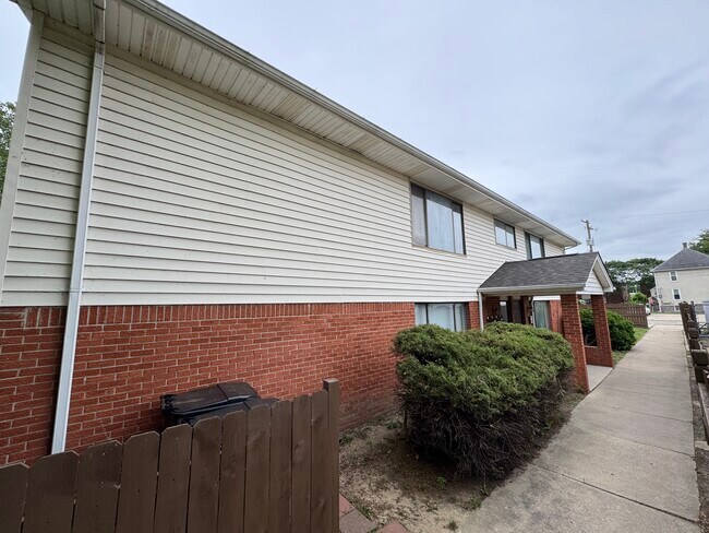 Foto del edificio - 1155 Maple St