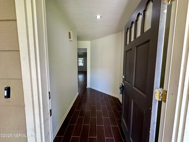 Building Photo - 3288 Deerfield Pointe Dr