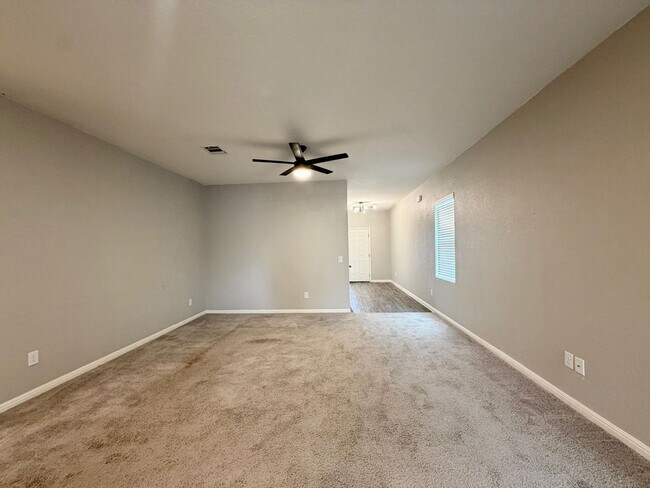 Building Photo - Charming 3BR Home with Spacious Backyard in Pflugerville