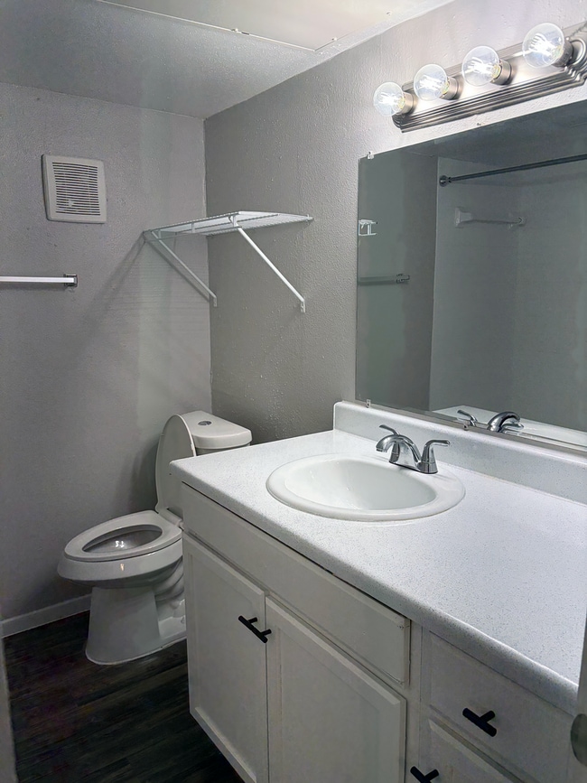 Interior Photo - Creeks Edge Apartments