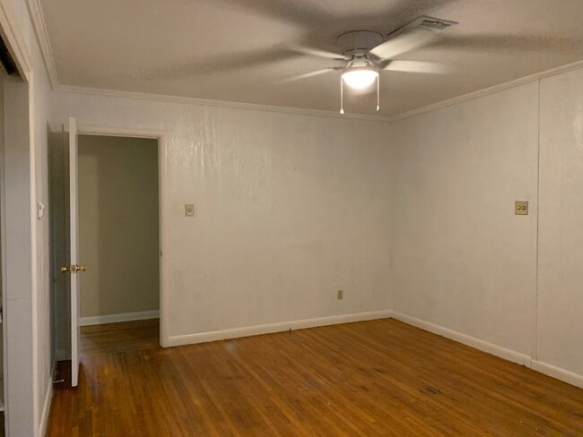 Building Photo - 4511 Greenway Dr