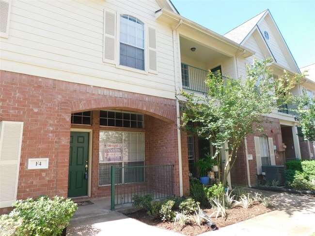 Foto del edificio - 2710 Grants Lake Blvd