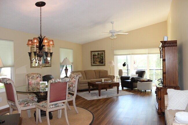 Foto del edificio - 6686 SE Yorktown Dr