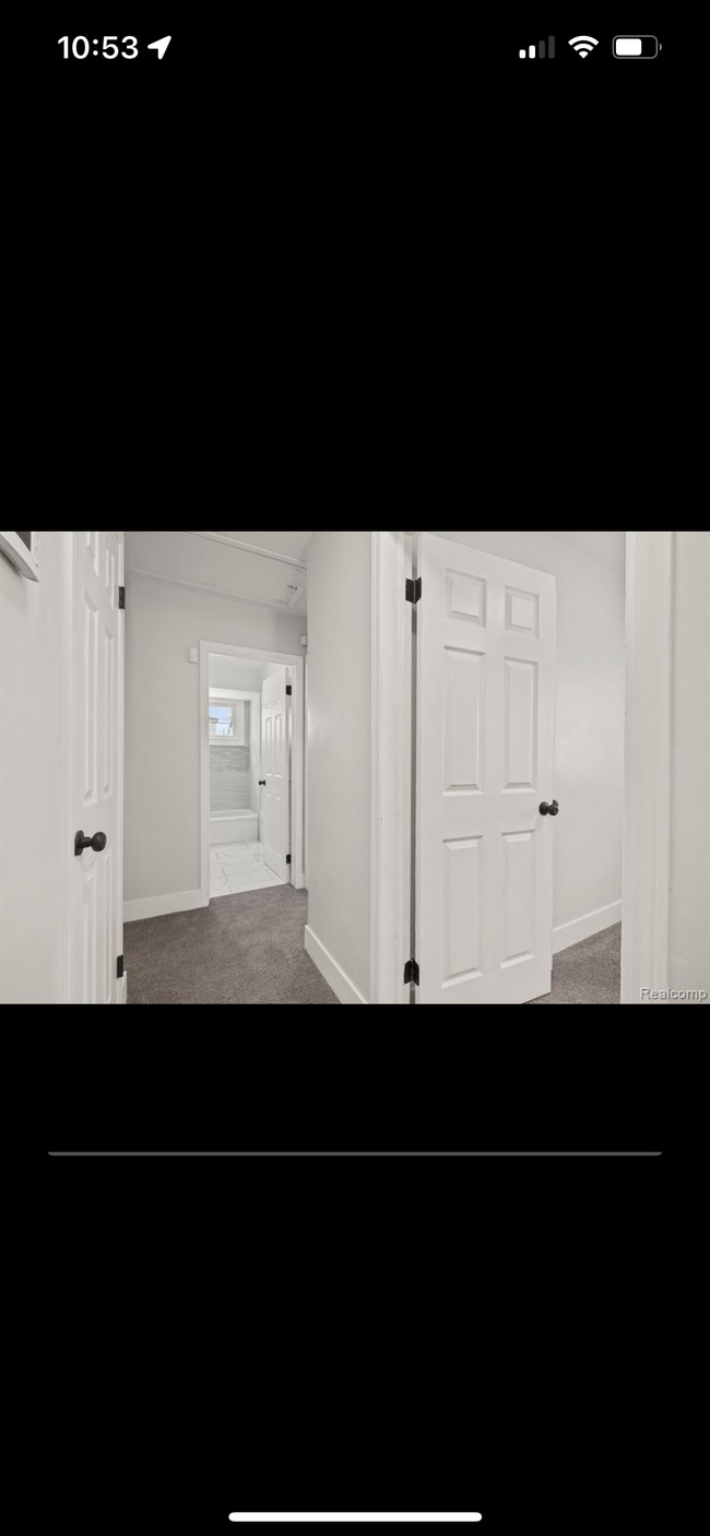 Building Photo - Newly Remodel Home