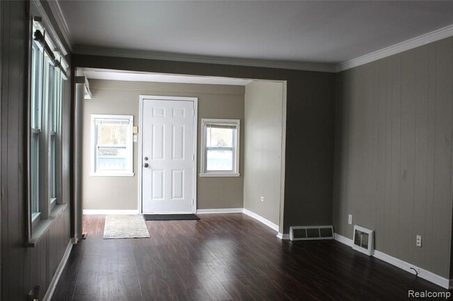 Building Photo - 510 E Hudson Ave