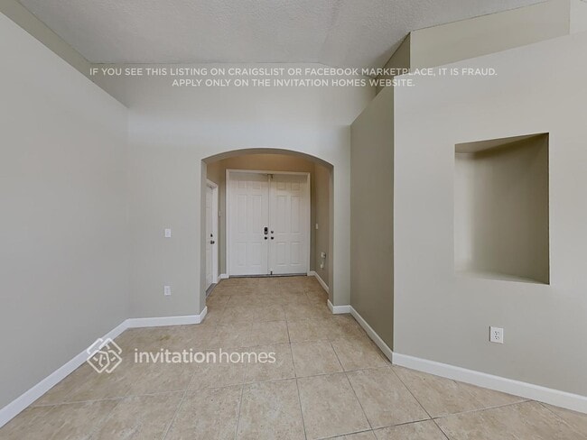 Building Photo - 6401 SW 162nd Ct