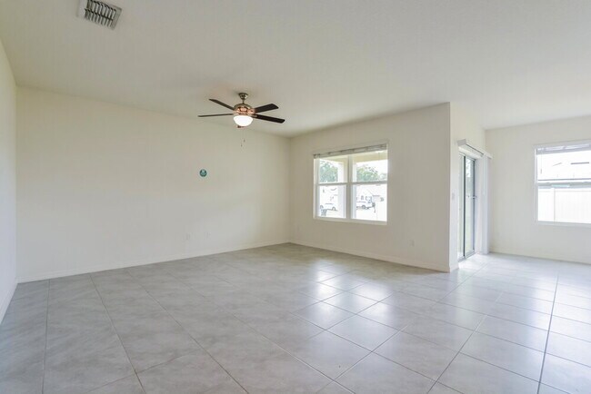 Foto del edificio - 3700 Holly Grove Ln