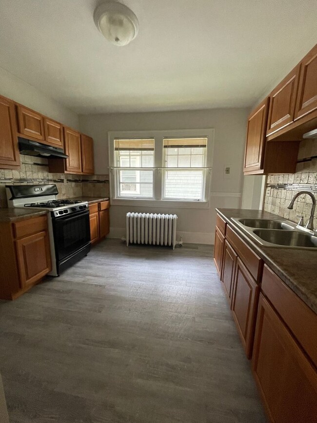 Foto del edificio - 2934-2936-2936 N Farwell Ave