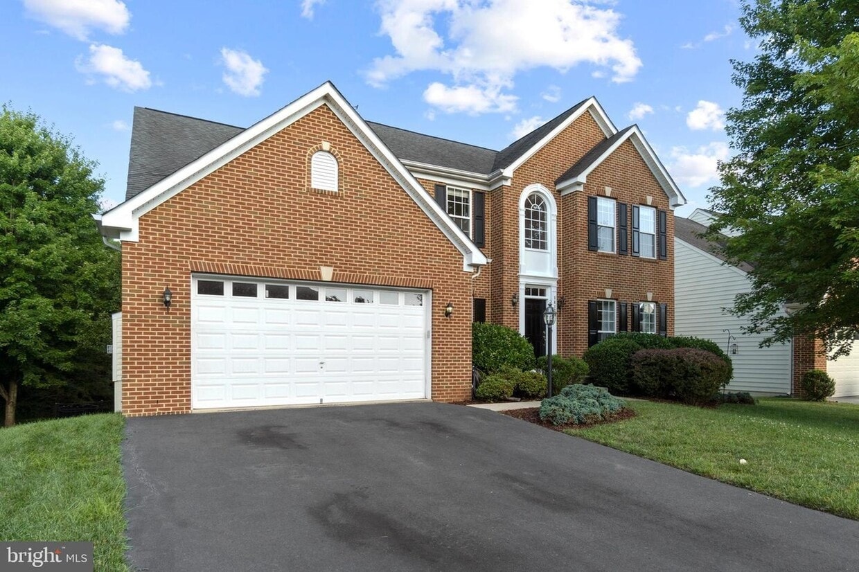 14189 Clatterbuck Loop, Gainesville, VA 20155 House Rental in