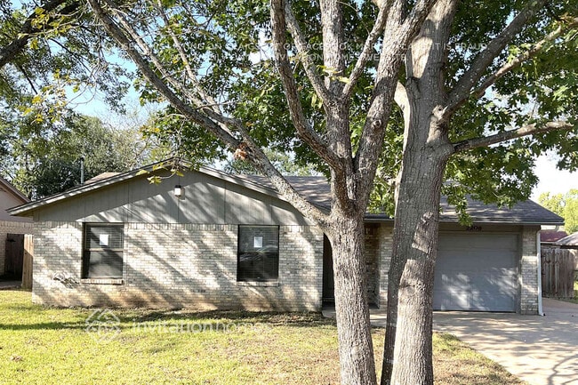 Building Photo - 2208 Winchester Dr