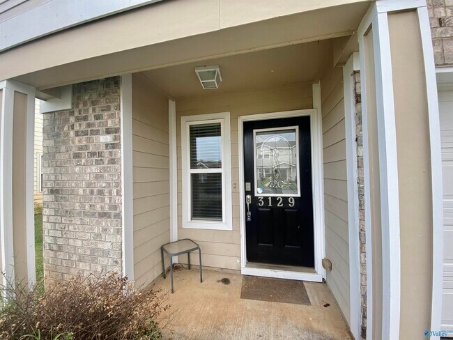 Building Photo - 3129 Lakeland Dr SW