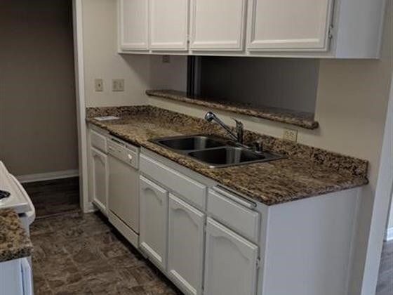 Building Photo - 2021 Peyton Ave