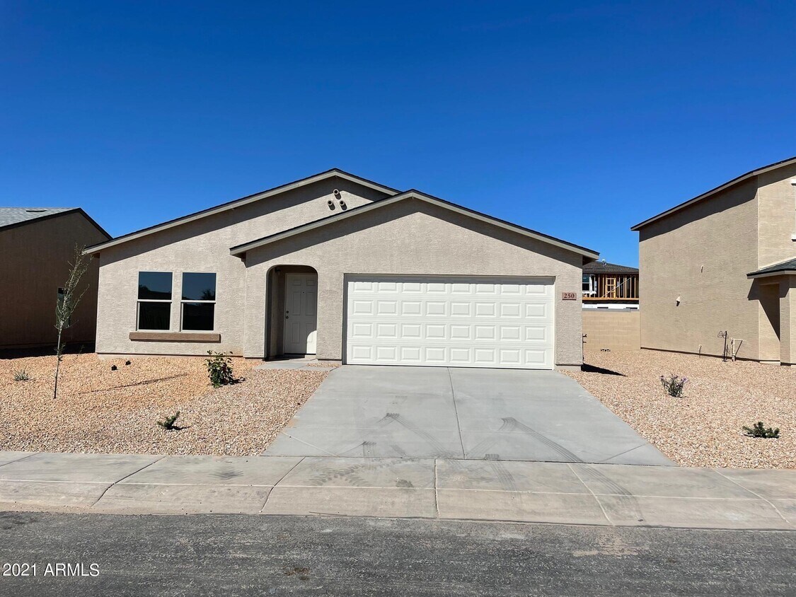 Primary Photo - 250 W Bobcat Ct