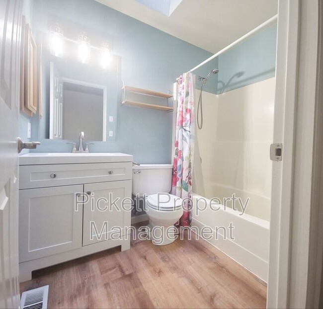 Foto del edificio - 18845 NE Meadow Run Dr