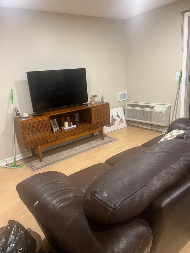 Foto del edificio - 19 E Palatine Rd