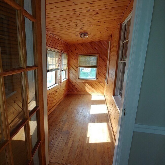 Building Photo - 35 McGee St