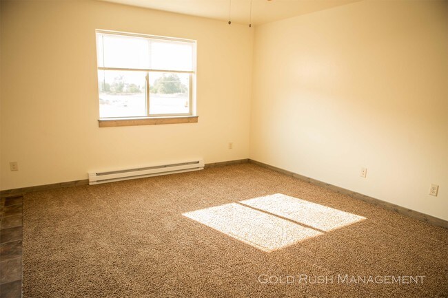 Building Photo - 2056 Gold Ave