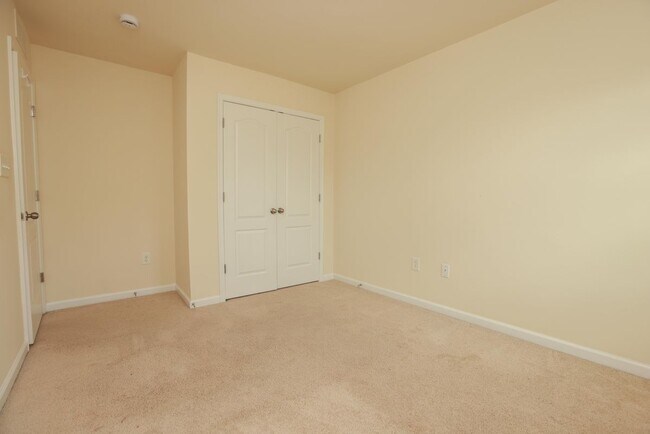 Foto del edificio - 7954 Blue Stream Dr