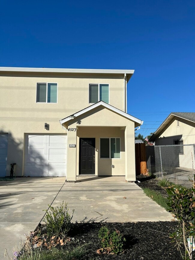 Photo - 4527 14th Ave Townhome