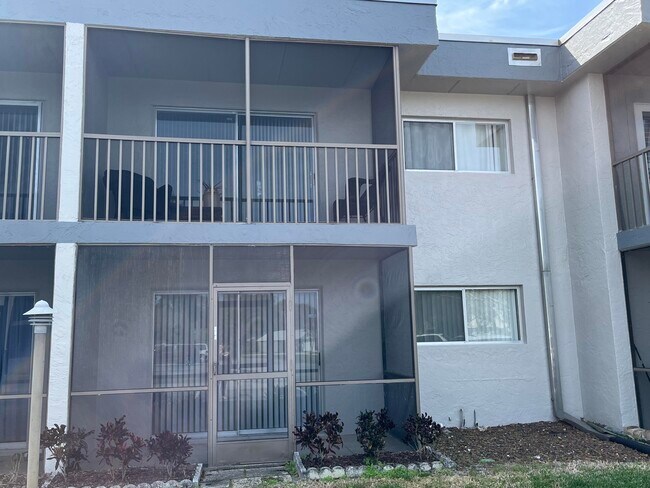 Foto del edificio - 2935 Thrush Dr