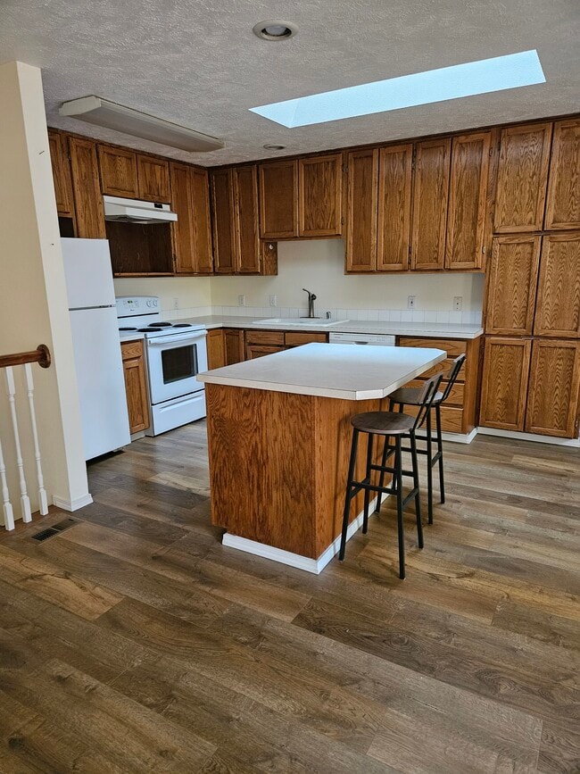 Foto del edificio - 9611 N Normandie Ln