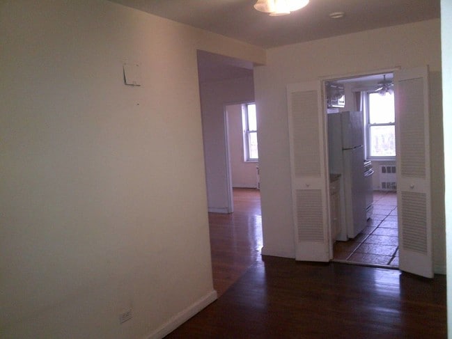 Building Photo - 2265 Gerritsen Ave