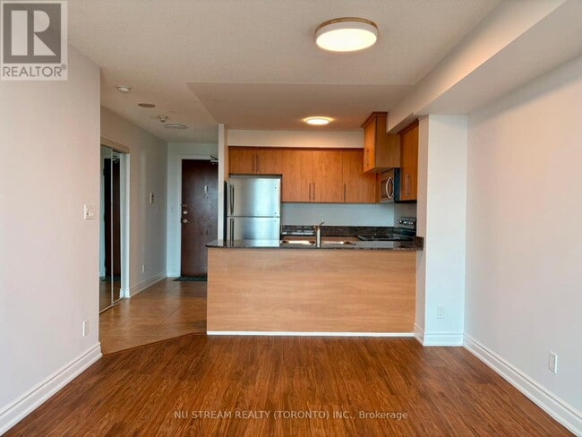 Building Photo - 6 Rosebank Dr