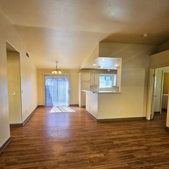 Foto del edificio - MOVE-IN READY 3BR/2BA SINGLE FAMILY HOME I...