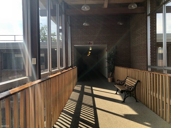 Building Photo - 2536 W Warnimont Ave