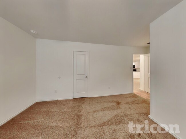 Foto del edificio - 5938 Companion Lp