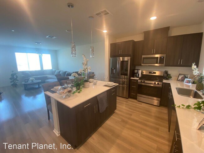 Building Photo - 4 br, 2.5 bath House - 1651 Sandbanks Dr U...