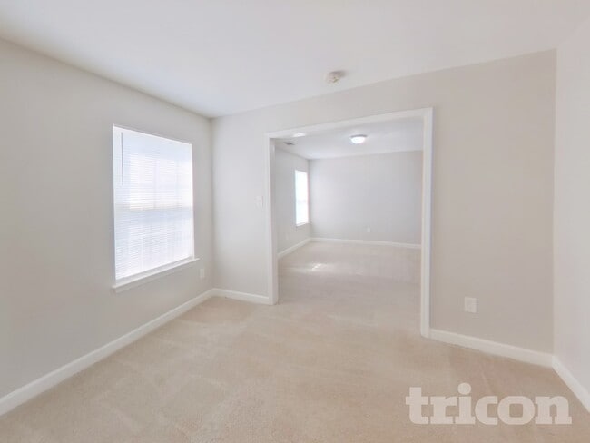 Building Photo - 506 Glencroft Dr
