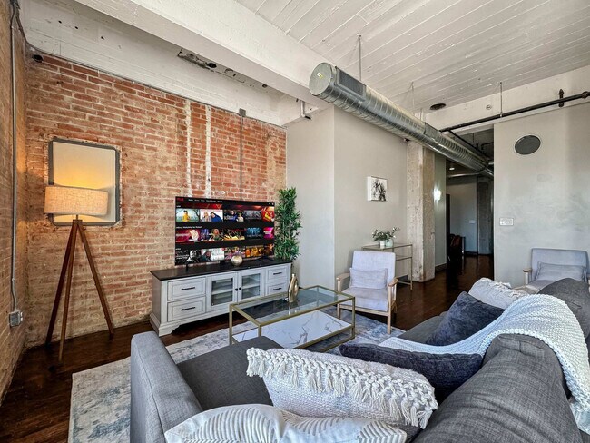 Foto del edificio - 555 Evergreen St
