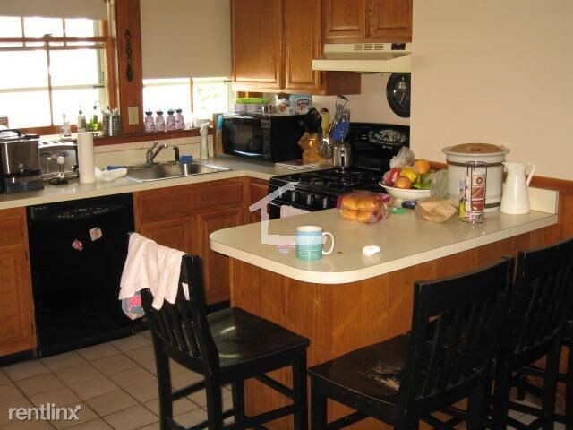 Foto principal - 4 br, 2 bath House - 27 Bennett St # E