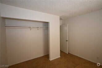 Building Photo - 302 Eastminister Ct