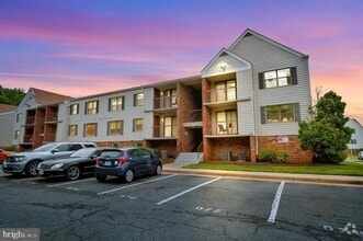 Building Photo - 100 Buckingham Ln