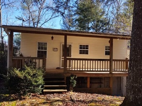 Building Photo - 135 Shady Oak Ln