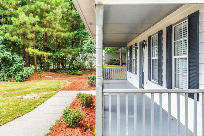 Building Photo - Stunning 4-bedroom, 2.5-bathroom home with a bonus room in Covington, GA!