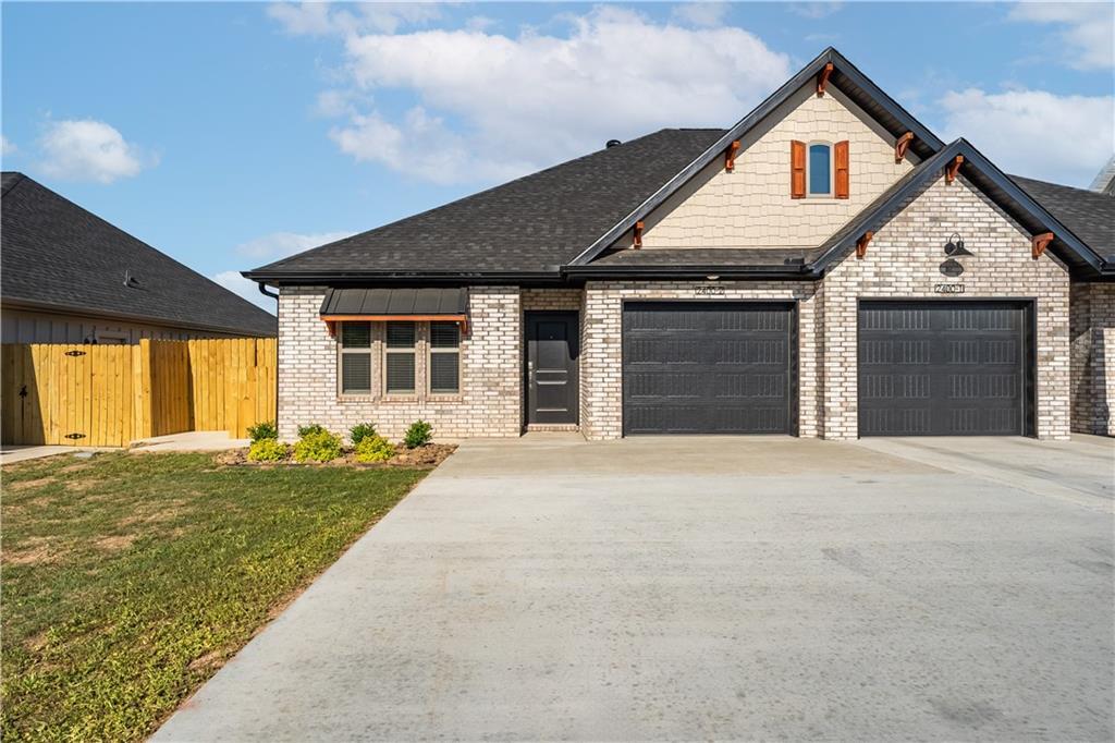Foto principal - 2400 SW Expedition St