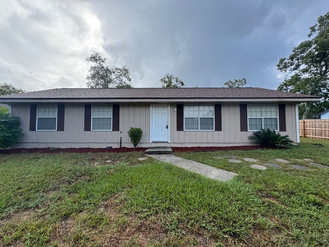 Fall Into Savings – Rent Reduced & ½ Off Y... - Fall Into Savings – Rent Reduced & ½ Off Y... House
