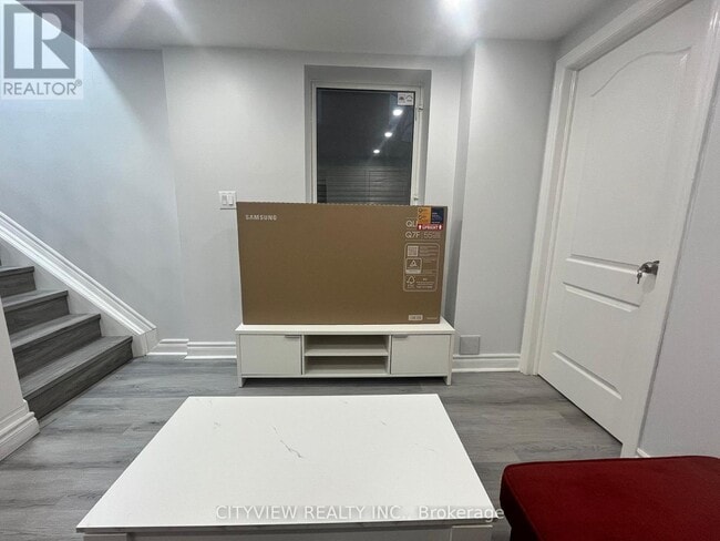 Building Photo - 3432 Fountain Park Ave