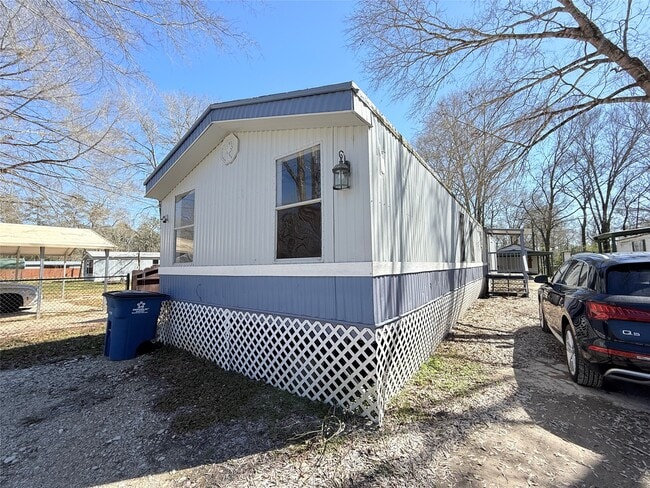 Building Photo - 23516 Patricia Ln