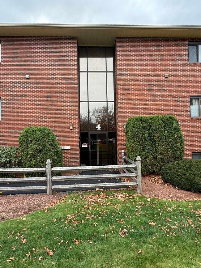 Foto del edificio - 425 Abbott Farm Ln