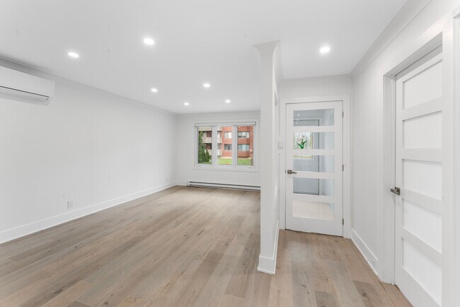 Living room - 2630 Rue Modugno