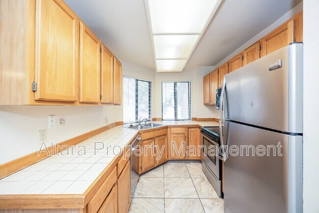 Foto del edificio - 4210 Autumn Heights Dr