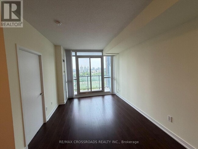 Building Photo - 121 McMahon Dr