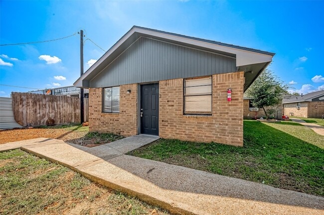 Photo - 8814 Manus St House