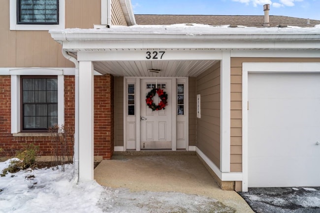 Foto del edificio - 327 Wildberry Ct